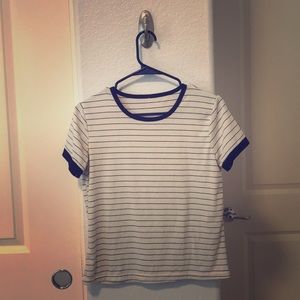 T-shirt, black-striped white modern
